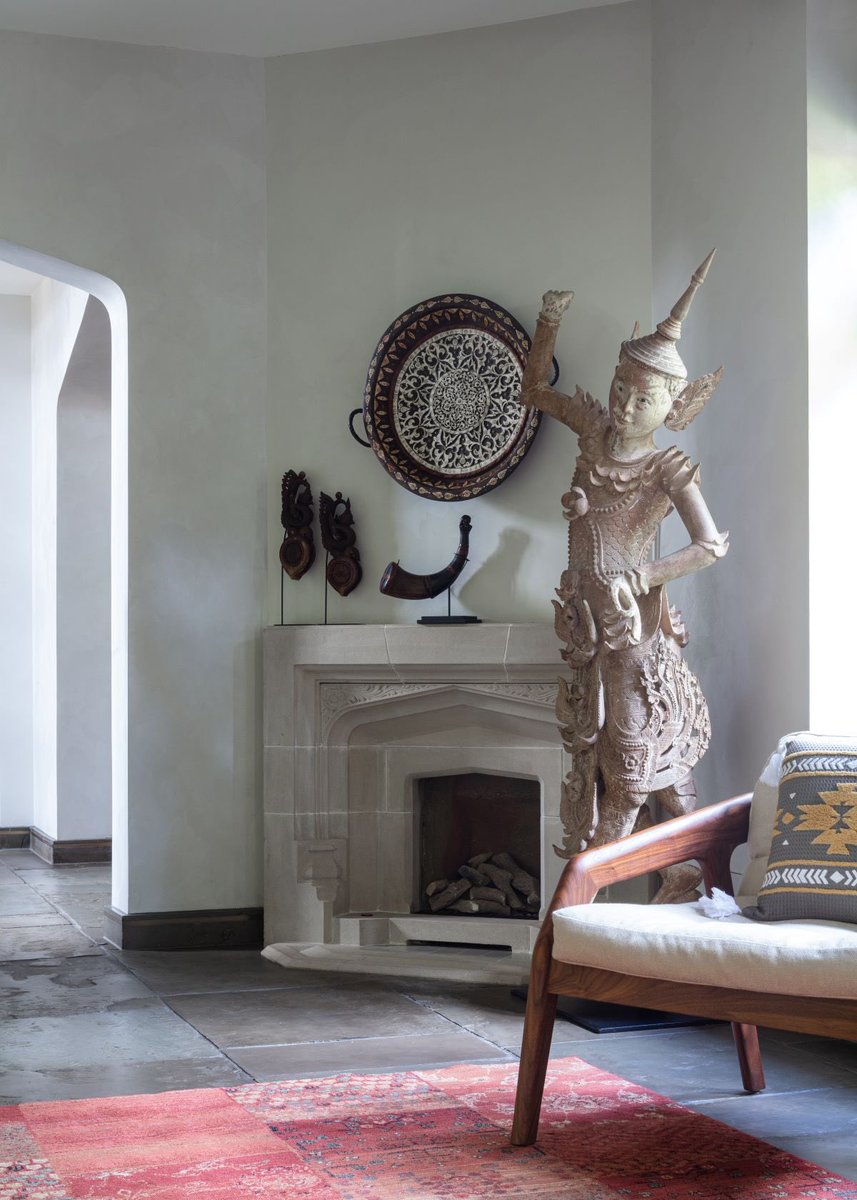 SHHArchitects's tweet photo. A project that focuses on the incredible collection of art and artefacts that our clients collected during their travels.

#shhresidential #shharchitects #residence #residentialdesign #interiordesign #interiordesignstudio #interiordesignservice #interiordecor #luxuryinteriors https://t.co/wYsT8vZoPW