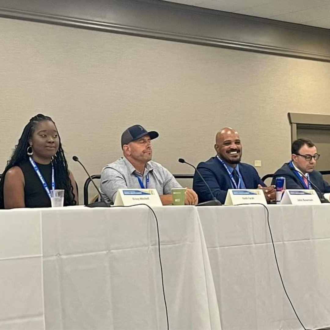 thedreamcorps's tweet photo. Mental health awareness allows people to make more informed decisions on how to help others who are struggling, especially in the court system. 

Thank you to KY Campaign Coordinator @johnbowman81 for shedding new light on mental health struggles for the KY Judicial Commission. https://t.co/xLTwAvv8Fo