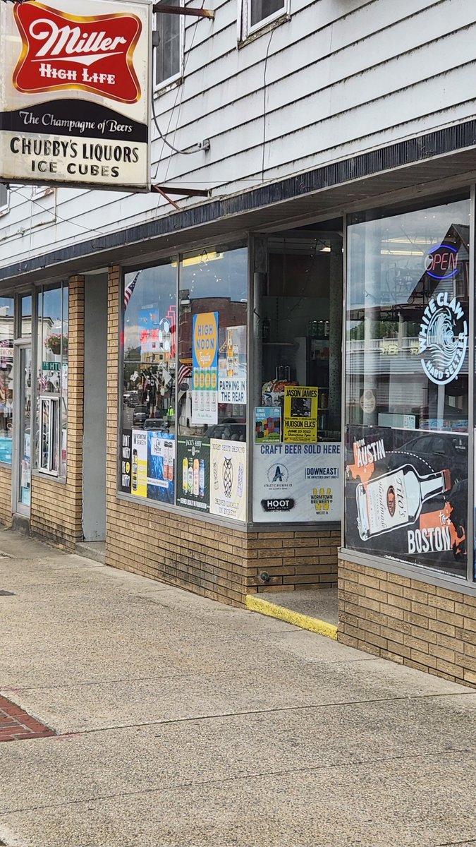 JASONJAMESUSA's tweet photo. CHUBBY'S LIQUORS Hudson, Massachusetts...thanks for your Support! Jason James Enterprises #AustinToBoston #TheRocker #JasonJamesTour2023 https://t.co/UX18XZLH5z