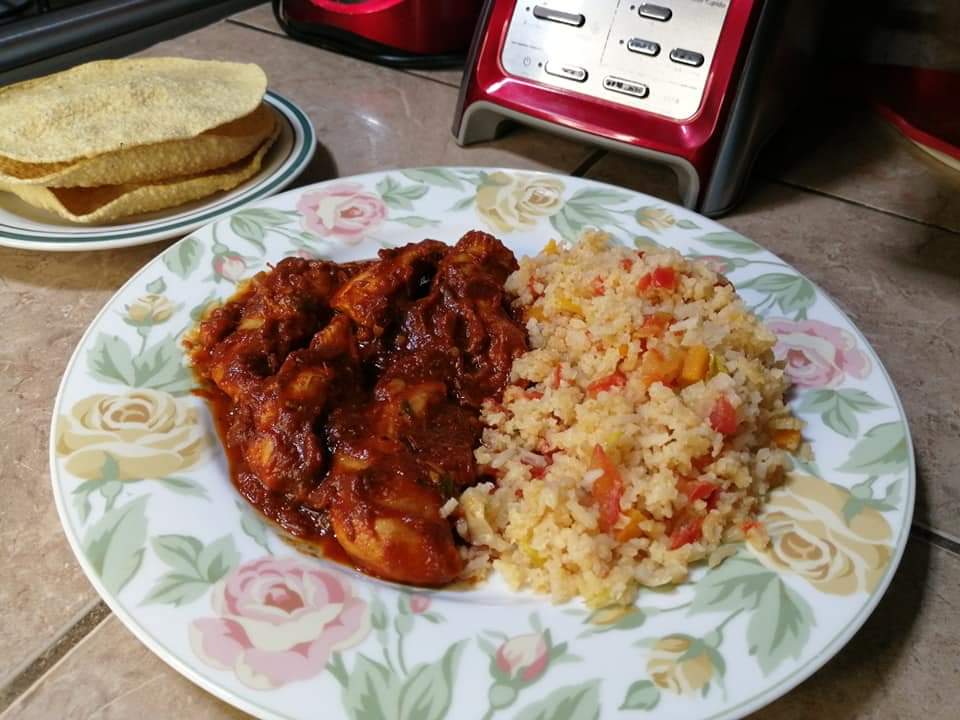 RecetasCNora's tweet photo. Buenos días,les comparto esta receta,muy buena para un almuerzo o una cena especial.
Fajitas de pollo picantes en salsa de chile morita 
Receta aqui: https://t.co/HKUcbAeurr 
#recetas #recetascaserasnora #followme #Pollo #cocina #cocinando  #RT  #siguemeytesigo #parati #foryou https://t.co/hEcrBVjFKP