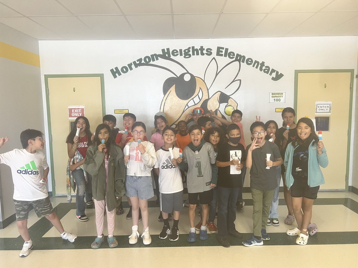 edithc_HHES's tweet photo. A huge thanks to @rtj03 from #RenLearnUS for the goodies to recognize our scholars for participating in the MyOn summer reading challenge. Our scholars have read:
3650 books
109000 pages
47,315 minutes
Keep on reading Hornets 🐝
#ReadersBecomeLeaders #TeamSISD #BetheLight https://t.co/Ma1HBLlFuE