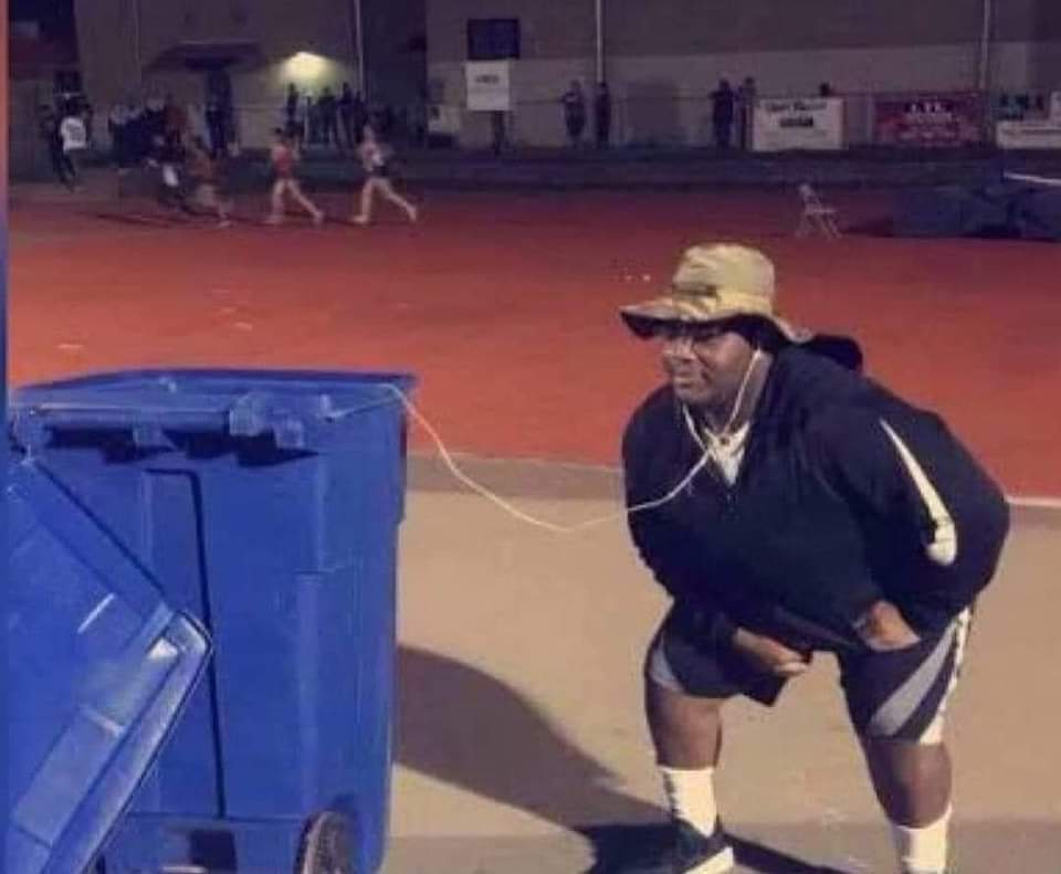 EffetMass84178's tweet photo. Voilà comment les 2000 ils écoutent du rap 😅 https://t.co/oTviSHkoNL