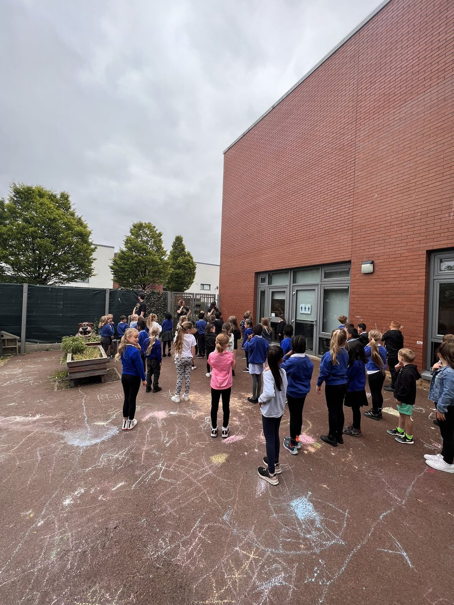 MissSimmons29's tweet photo. Lots of fun with the @SCOmusic as part of our #NMHW23 @NiddrieMillPS https://t.co/hC0Cqs6zfl