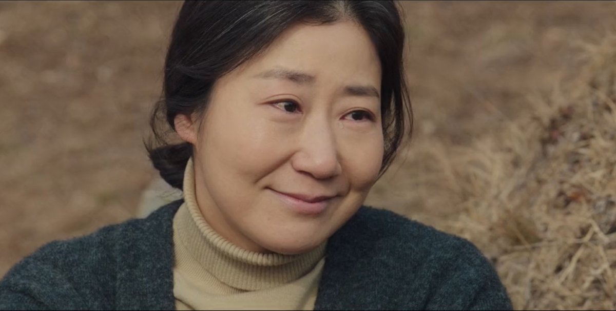 Mother #RaMiRan deserves all the flowers as Jin Youngsoon, she really nailed this! 😭

#TheGoodBadMother
#TheGoodBadMotherEp14