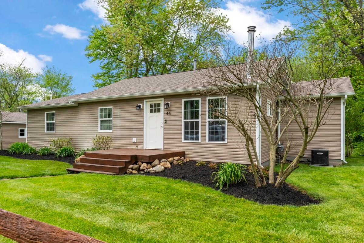 PamOddi's tweet photo. See a virtual tour of my listing on 44 Madison Street #Pataskala #OH  #realestate https://t.co/8QaTskI3bL https://t.co/8txWat1LpH
