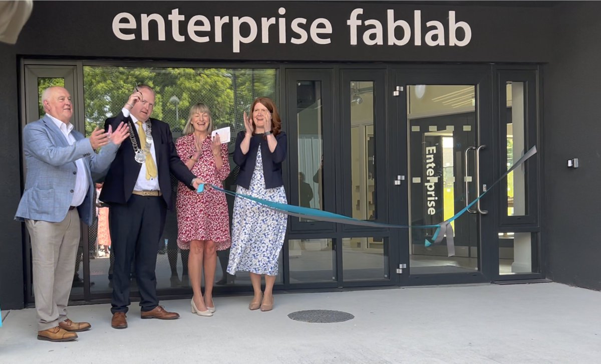 whykay's tweet photo. Ribbon (printed in their #FabLab) cutting and now @CreativeSparkie #Enterprise FabLab is open. Also checking out their cool FabLab Van! Finally got to see it IRL, it's so cool! #Maker #IrishMakers
@DublinMaker @IrishMakersShow @FabLabMH @TOG_Dublin @FarsetLabs @BenchspaceCork https://t.co/71nTHpD9ZK