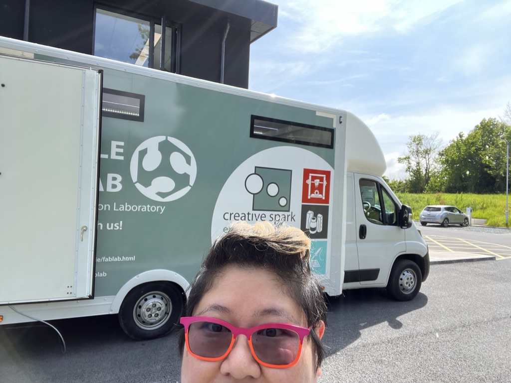 Ribbon (printed in their #FabLab) cutting and now @CreativeSparkie #Enterprise FabLab is open. Also checking out their cool FabLab Van! Finally got to see it IRL, it's so cool! #Maker #IrishMakers

@DublinMaker @IrishMakersShow @FabLabMH @TOG_Dublin @FarsetLabs @BenchspaceCork