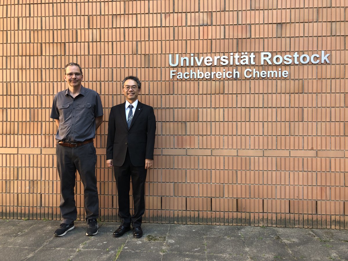 SchulzGroup's tweet photo. We are really happy to welcome Prof. Takeaki Iwamoto (@SiIwamoto) from Tohoku University (@TohokuUniPR) here @unirostock!
Thank you very much for your inspiring talk about #silicon chemistry especially silenes and Si-Si-double bonds this afternoon!
#chemtwitter #MGChemistry #29Si https://t.co/rSFZDQlmX3