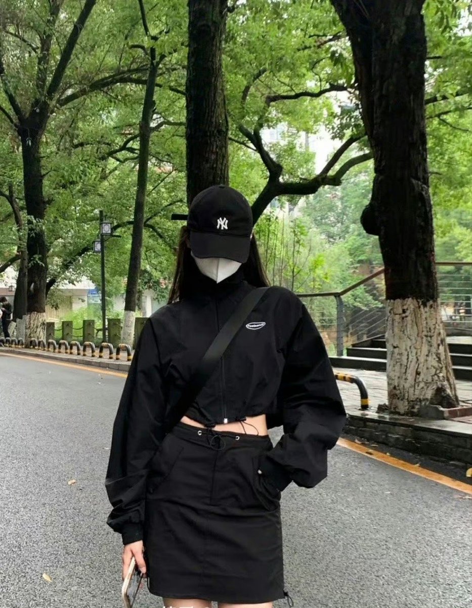 The__Emptiness's tweet photo. 苦而不言 喜而不语 
才是生活中最好的状态 https://t.co/rQCHSoVUAO