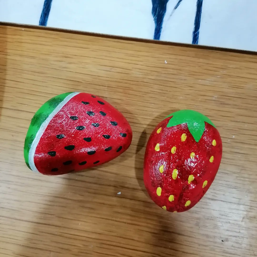 pjartandcrafts's tweet photo. #art #craft #diy #painting #cat #cats #ladybug #fruit #watermelon #strawberry #uk #design #pattern #redditchrocks #rockpainting #paintedrocks #ukartist #smallartist https://t.co/YpTGdA3Nxe