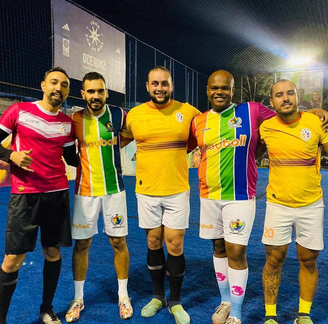 natus_fc's tweet photo. O hoje o #TBT é desse encontro que o @DiversusFc proporcionou para celebrarmos a nossa amizade e o futebol inclusivo na cidade de SP! Que tenhamos mais momentos felizes, de inclusão no meio esportivo e contra o preconceito que todos os dias! 💜🏳️🌈🌈#NatusFc #Amistoso #Diversus https://t.co/JVM2vK7h0o