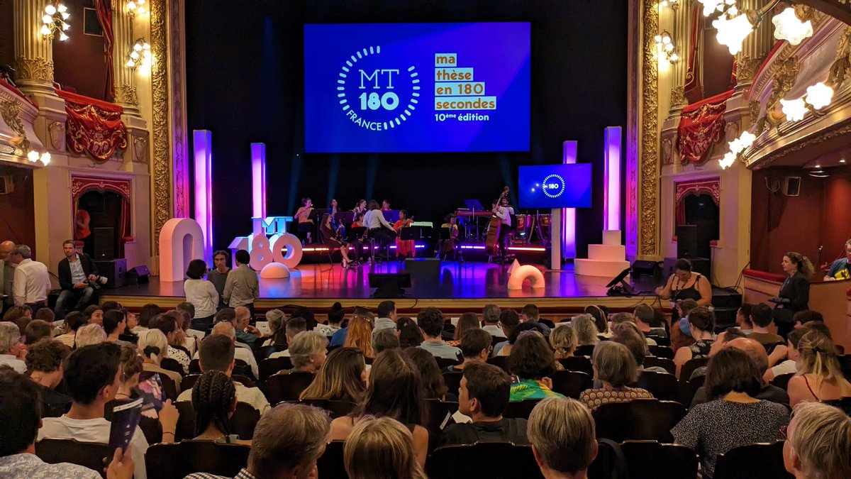 MT180FR's tweet image. #MT180 ⏱️ Le compte à rebours a commencé ! Qui parmi les 16 doctorantes et doctorants remportera la finale nationale de cette édition 2023 ? 😃

Rejoignez-nous en direct :
📺 Youtube : youtube.com/live/1Zka4kzRa…