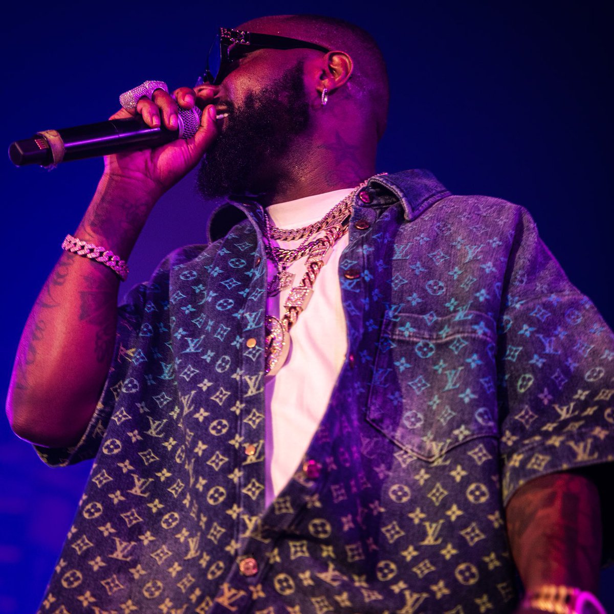 RT for new cat                       LIKE for 001