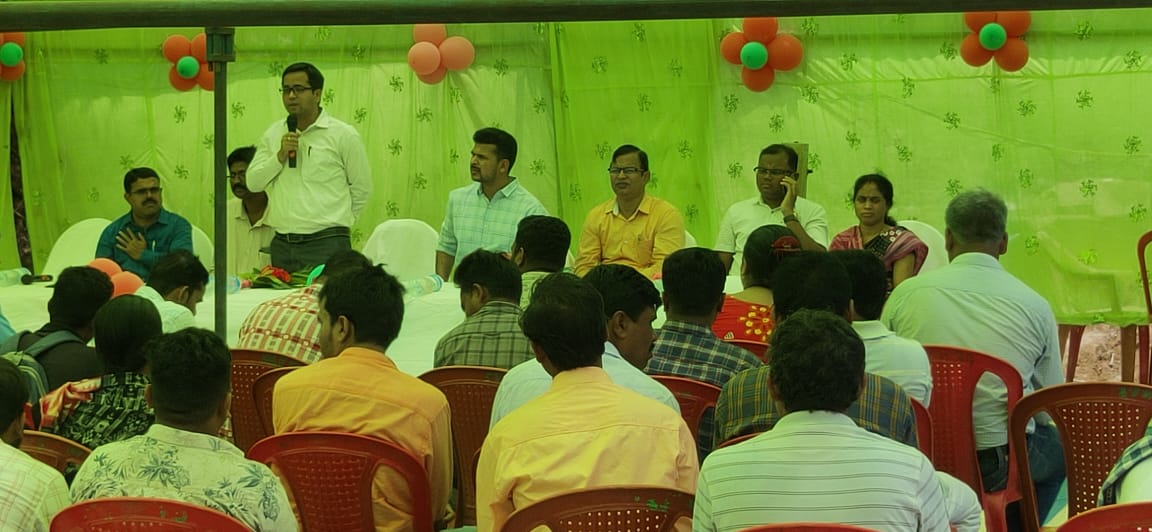 MilkRegional's tweet photo. Inauguration of  1KL BMC by Shri Somesh Upadhyay, IAS, Collector &amp; District Magistrate, Deogarh at Village, Reamal, Block-Reamal District - Deogarh

https://t.co/sv9G70ZXyE

#CMOOdisha 
#Omfed
#devlopmentcommissionerodisha 
#districtadministrationdeogarh https://t.co/oRR7fQ1GVp