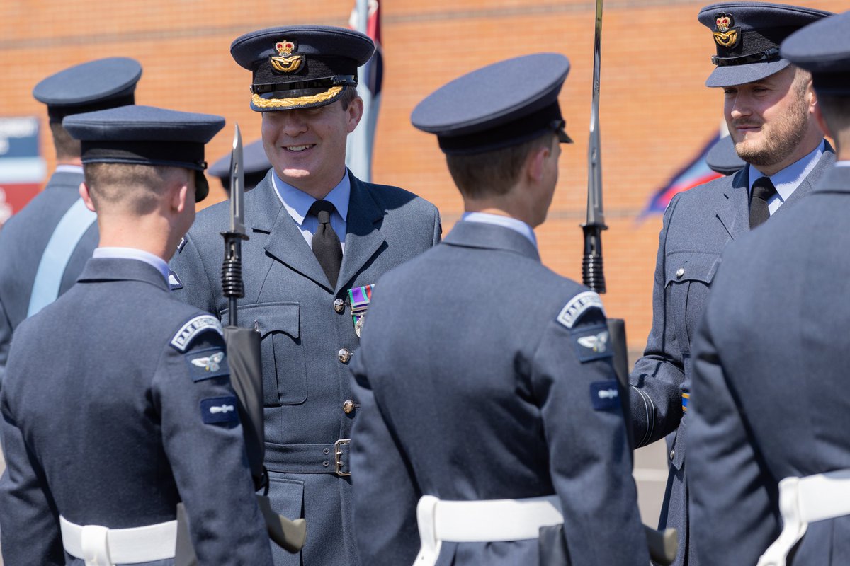 Congratulations to the latest recruits who have made it into the @RAF_Regiment today!👏👏 #noordinaryjob #NextGenRAF