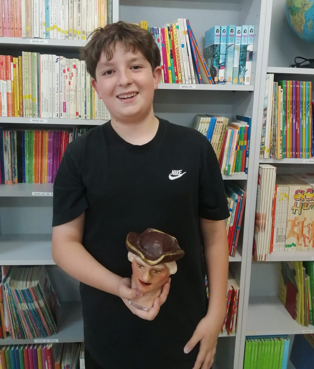 vedrunatorello's tweet photo. L’alumnat de 1r treballem i millorem la competència lingüística i comunicativa amb “My Time Capsule” 🗣️🇬🇧 #englishprojects https://t.co/tVgVfrL627