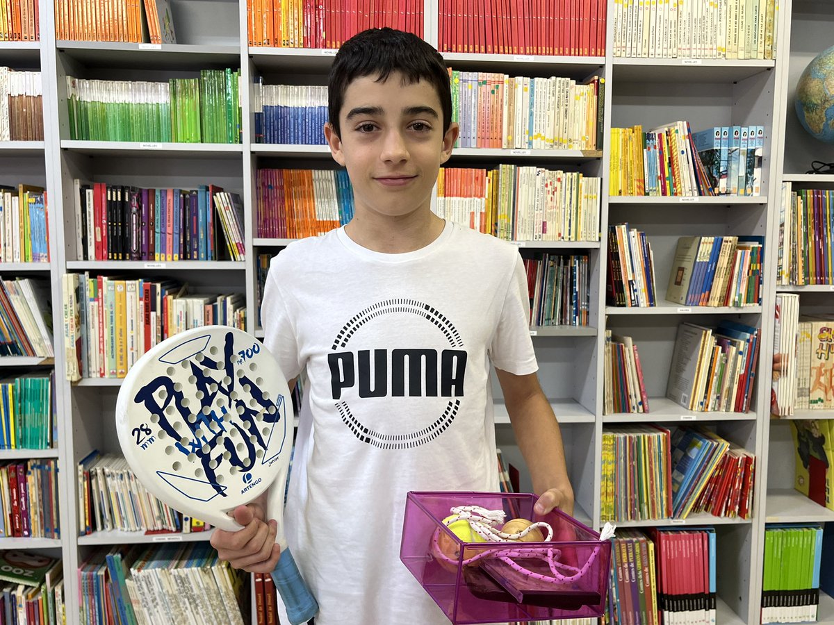 vedrunatorello's tweet photo. L’alumnat de 1r treballem i millorem la competència lingüística i comunicativa amb “My Time Capsule” 🗣️🇬🇧 #englishprojects https://t.co/tVgVfrL627