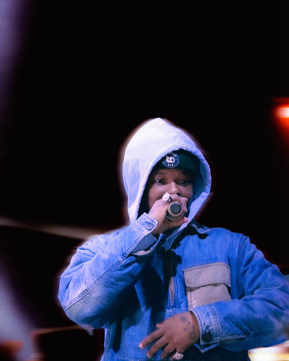 NOTBENJAMIN tweet media