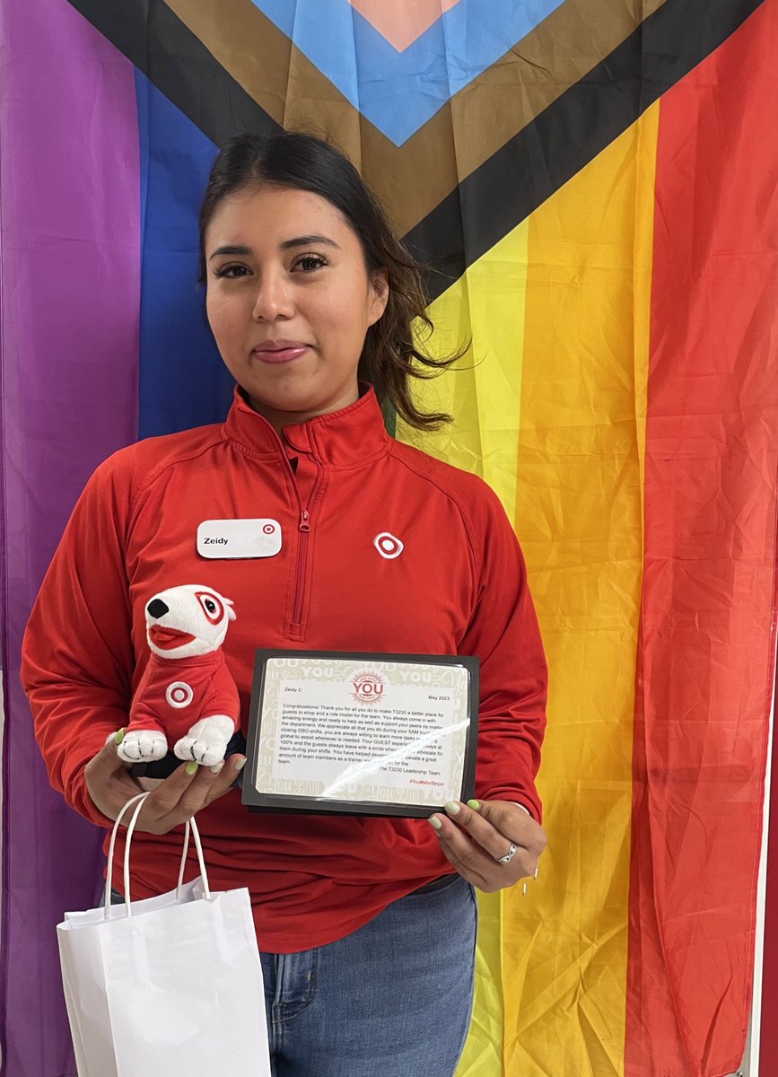 Just wanna give a huge show-out to our May #YOUMATTER award SETM Zeidy 🫶Thank you for being so global, and for all your hard work! 🎊 🎯 #CareGrowWin #T3230 #TheHills #worksomewhereyoulove @LN__14 @herbertmarkows1 @EllaBella718