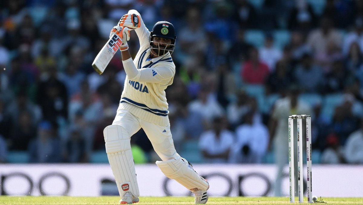 ImTanujSingh's tweet photo. Ravindra Jadeja's last 3 Test innings in England:

•104(194) - When India 98/5.
•23(58) - When India 190/5.
•48(51) - When India 71/4.

Sir Jadeja! https://t.co/vd3Y7XXeBa