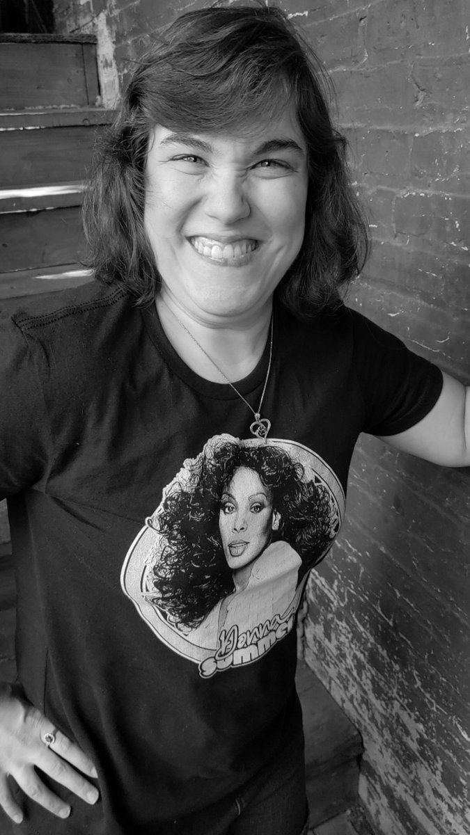 Julsmay336262's tweet photo. Wearing one of my Music Idols!!
😃😍💜💜💜💜
#love #happy #beautiful #donnasummer #singer #talented #actress #artist #teerepublic #tshirt #1970s #1980s https://t.co/V6cmuEQRsC