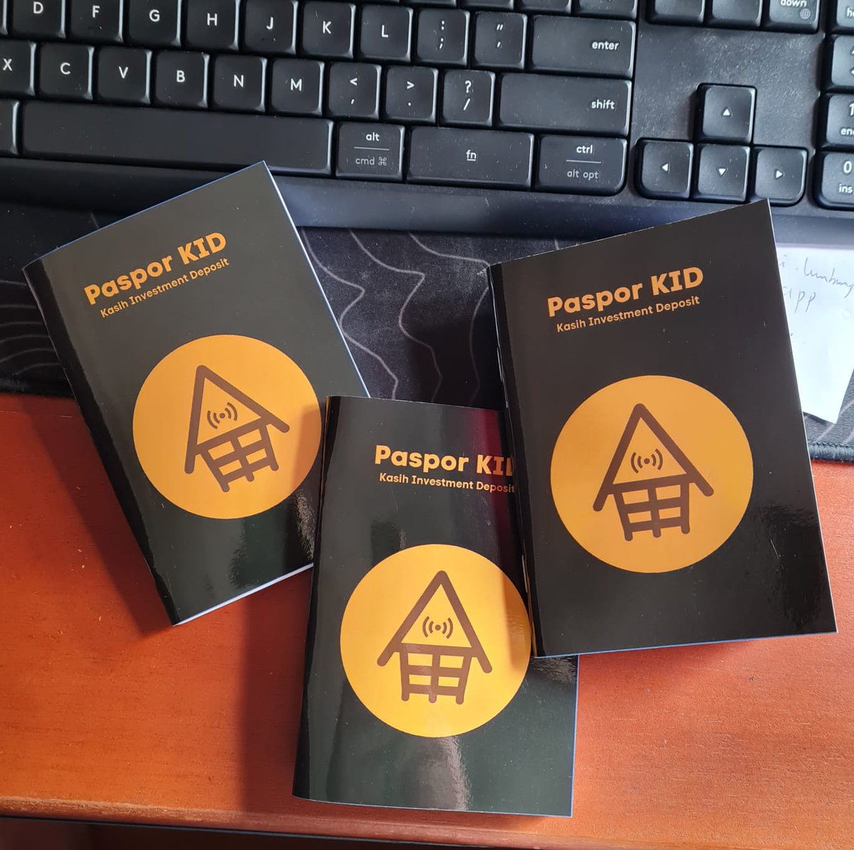 nathanoen's tweet image. Inspired by @_nightsweekends @_buildspace @FarzaTV we are distributing #web4all #blockhain wallets in the form of books. KID is Kasih (gift) Investment Deposit; a managed tokens for alternative investment for orphans. @lumbungio