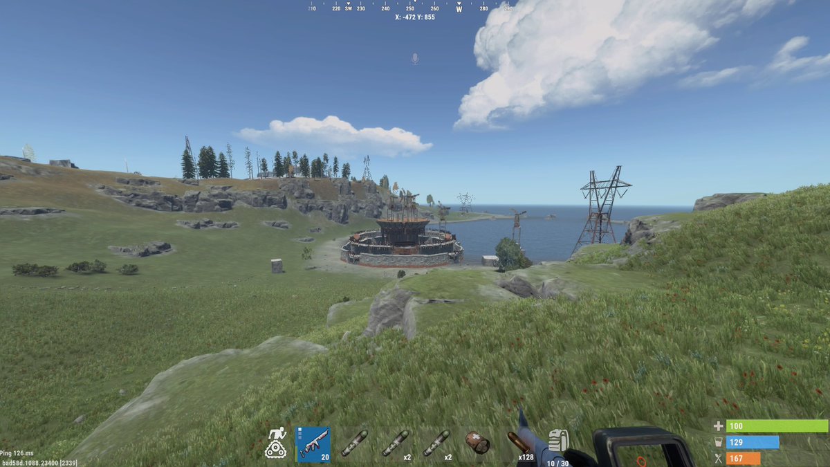 k0720a0720's tweet image. 今まで大型クランベースしか建ててなかったから
中規模の方が難しいなって思ったw
初めて作ったわりに結構満足できた
写真は2×2ベースのワイドギャップからのチャイナウォールで
維持は割と安く3万弱の家賃でした！
#Rustcs