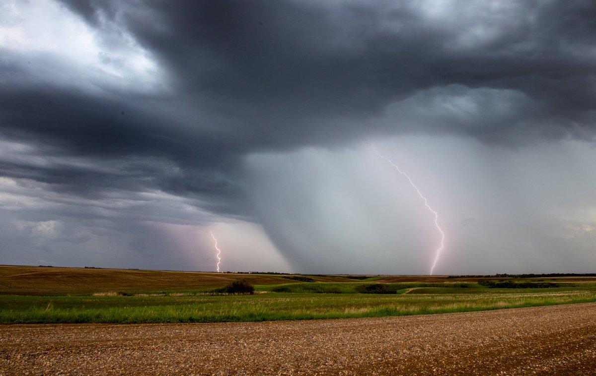 Yesterday Briercrest #exploresask #saskatchewan #explorecanada #sask #meanwhileinsask #landoflivingskies #shareyourweather #skstorm #storm #stormhour #itsamazingoutthere #ipulledoverforthis #weather #stormchaser #stormchasing #stormclouds #ig_stormclouds #skstorm #wildweather