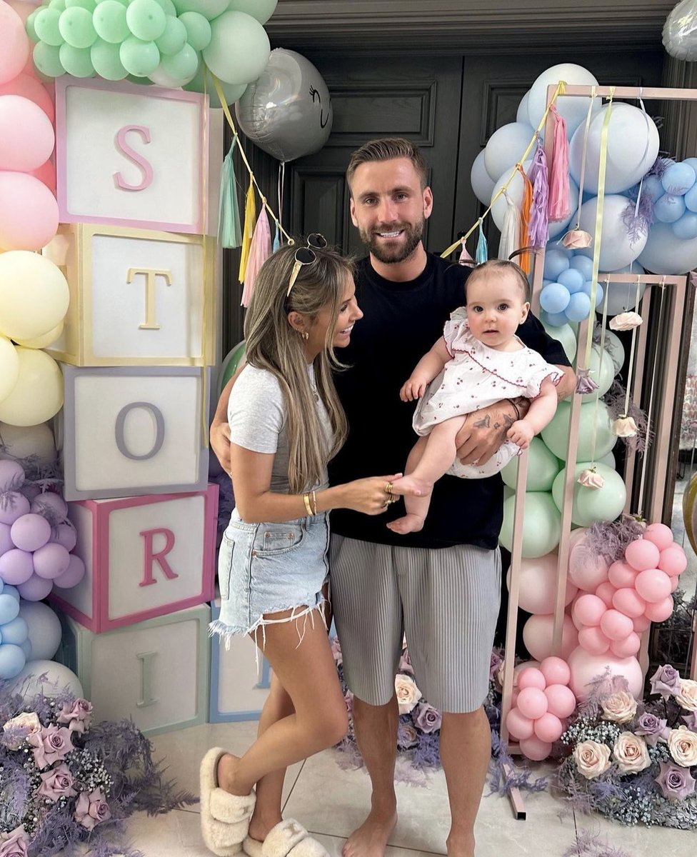 Luke Shaw celebrates his daughters 1st birthday 🎂🎉