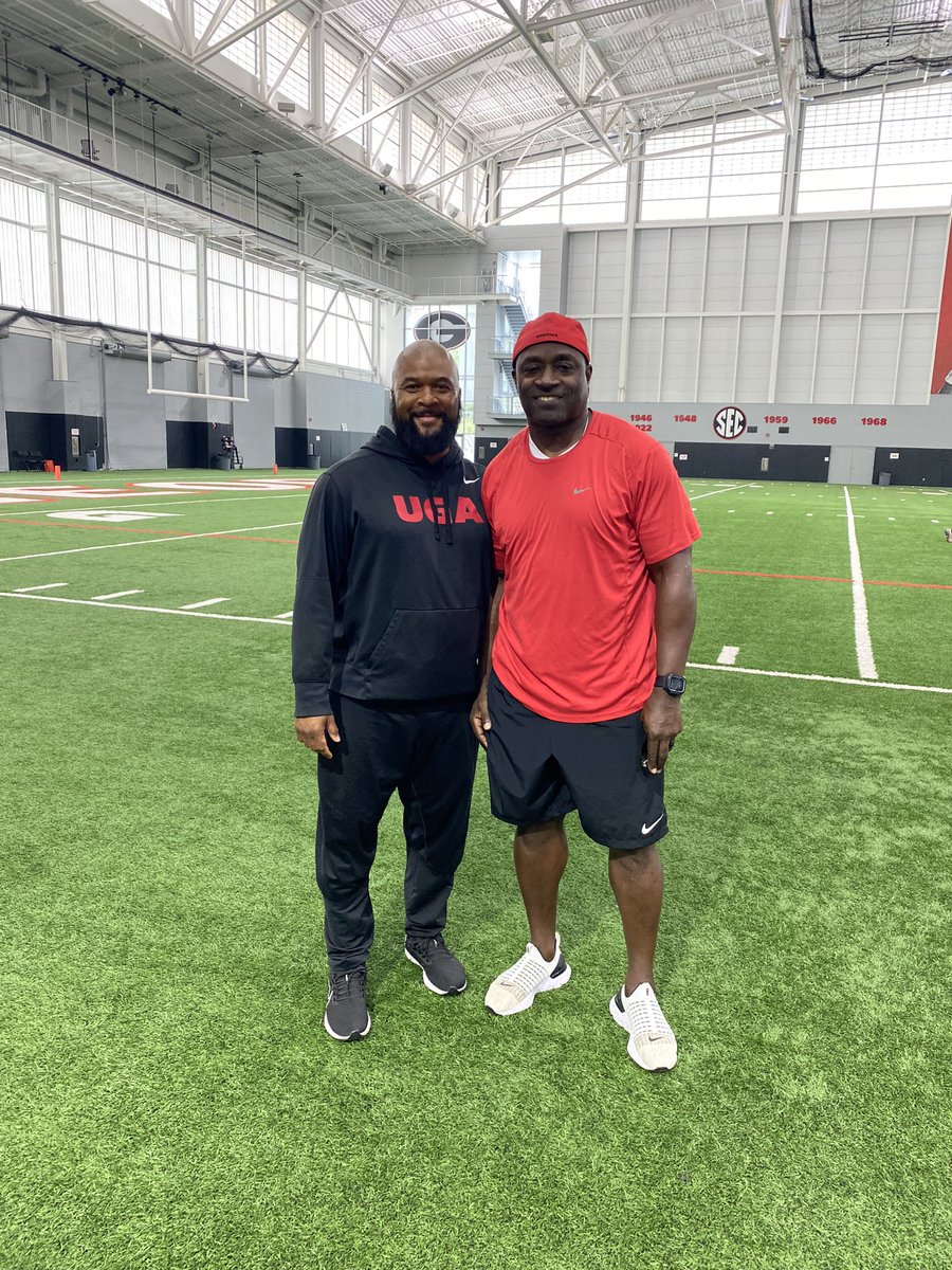 Another day , Another legend! Always great to spend time with a Damn Good Dawg! #RBU #DoakWalkerAward #EndZoneStalkers