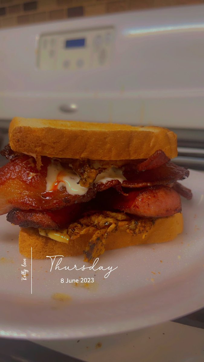 Fried Egg, Thick Cut Bacon, & Smoked Sausage Sandwich Made By Me😋💋#Breakfastsandwich #DateDallas #DateAustin #DateHouston