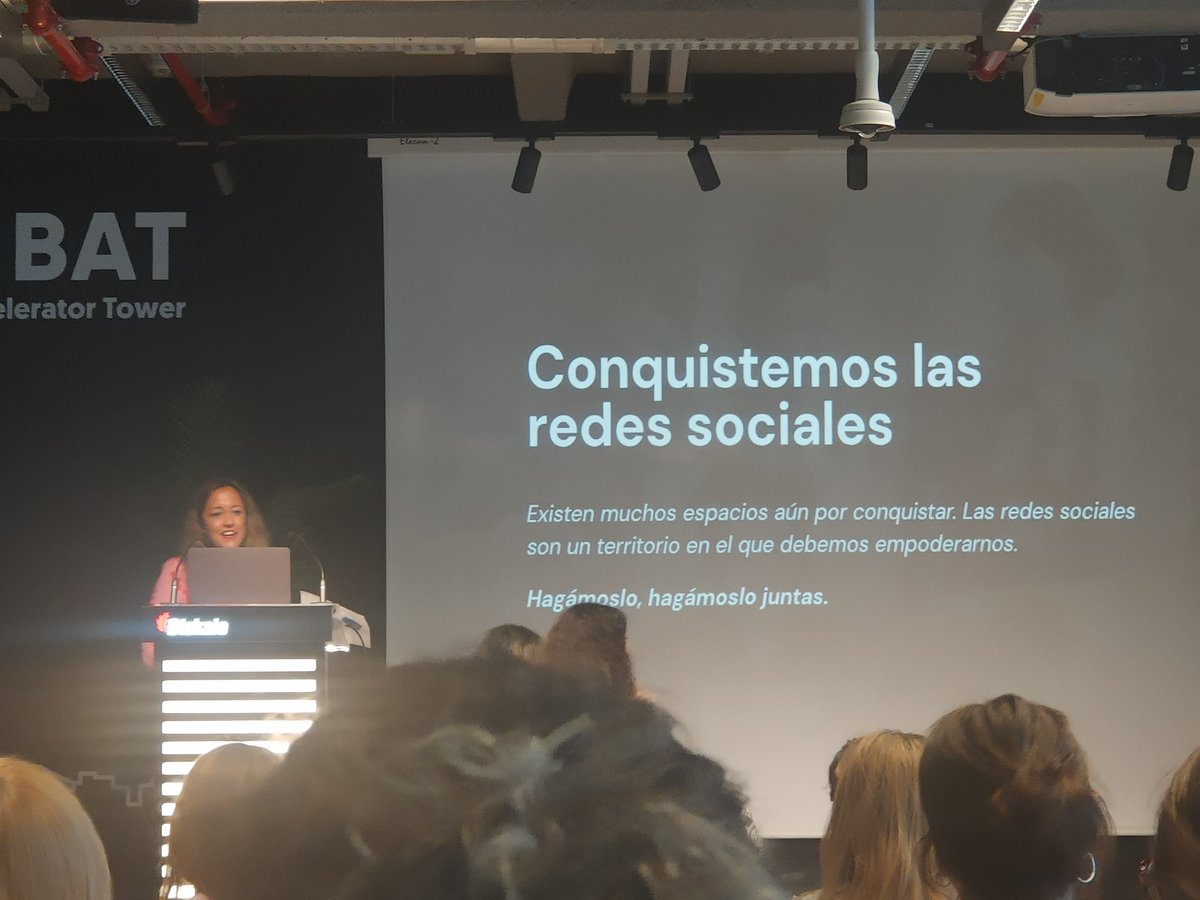 ikerexeta's tweet image. Muchas gracias por cerrar así Patri Martínez de #workhólics el camino es aprender, participar, estar y hacer un mundo digital más nuestro @BAT_Tower @mujeresSP