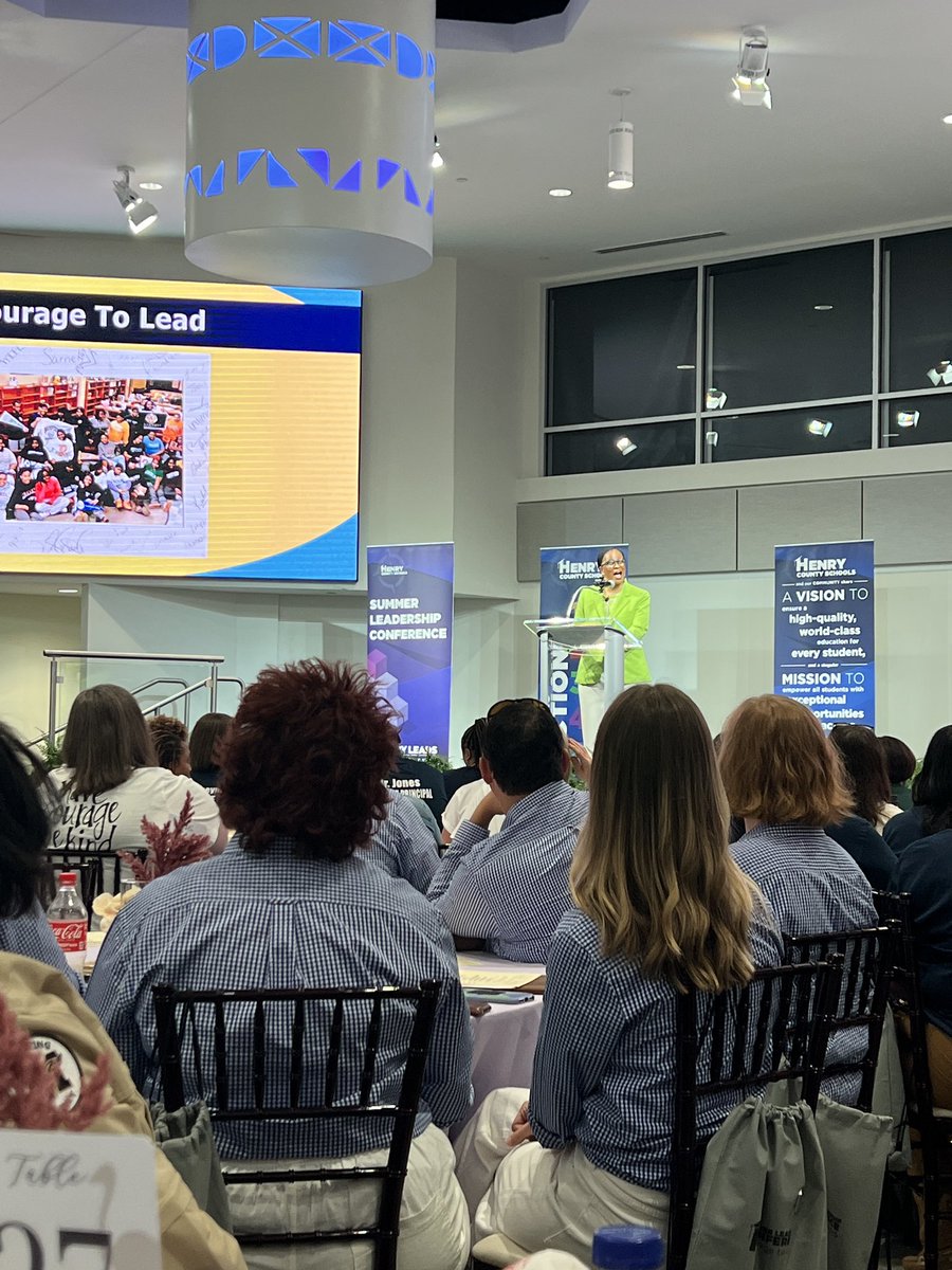 One week ago 500 leaders from @HenryCountyBOE listened to @LCliattWayman share her message. Today the @MHS_WarHawks leadership team is developing our plan to have the #CourageToLead for #OurWinningSeason @DrCrysWilliams @MsCastilloMHS @ENunnallyEdu @trg_gator @ljswiggins
