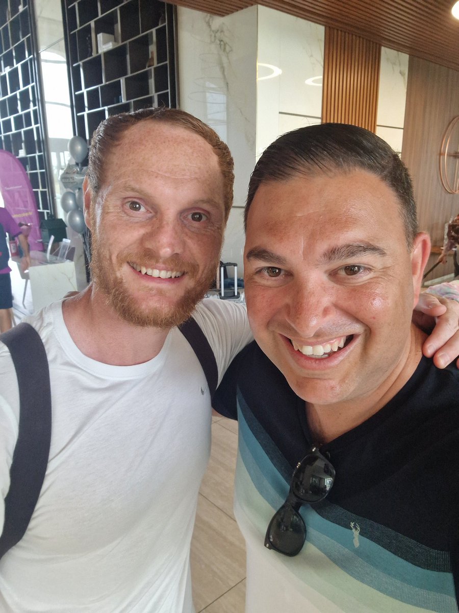 Holiday vibes <a href="/ShaunMac20/">Shaun MacDonald</a> 👍🍺

#afcb 🍒