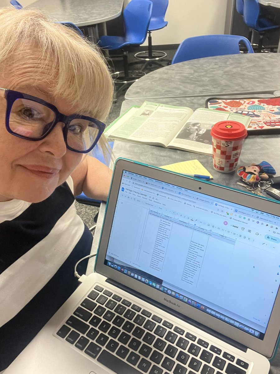 ceciliamewa's tweet image. It is so peaceful in here that I feel myself in the 5th cloud #CurriculumWriting #HeritageLearners #HablamosEspañol #SiSePuede @GISDWorldLang @GISDTLD @Bussey_Owlets @GISD4EBs