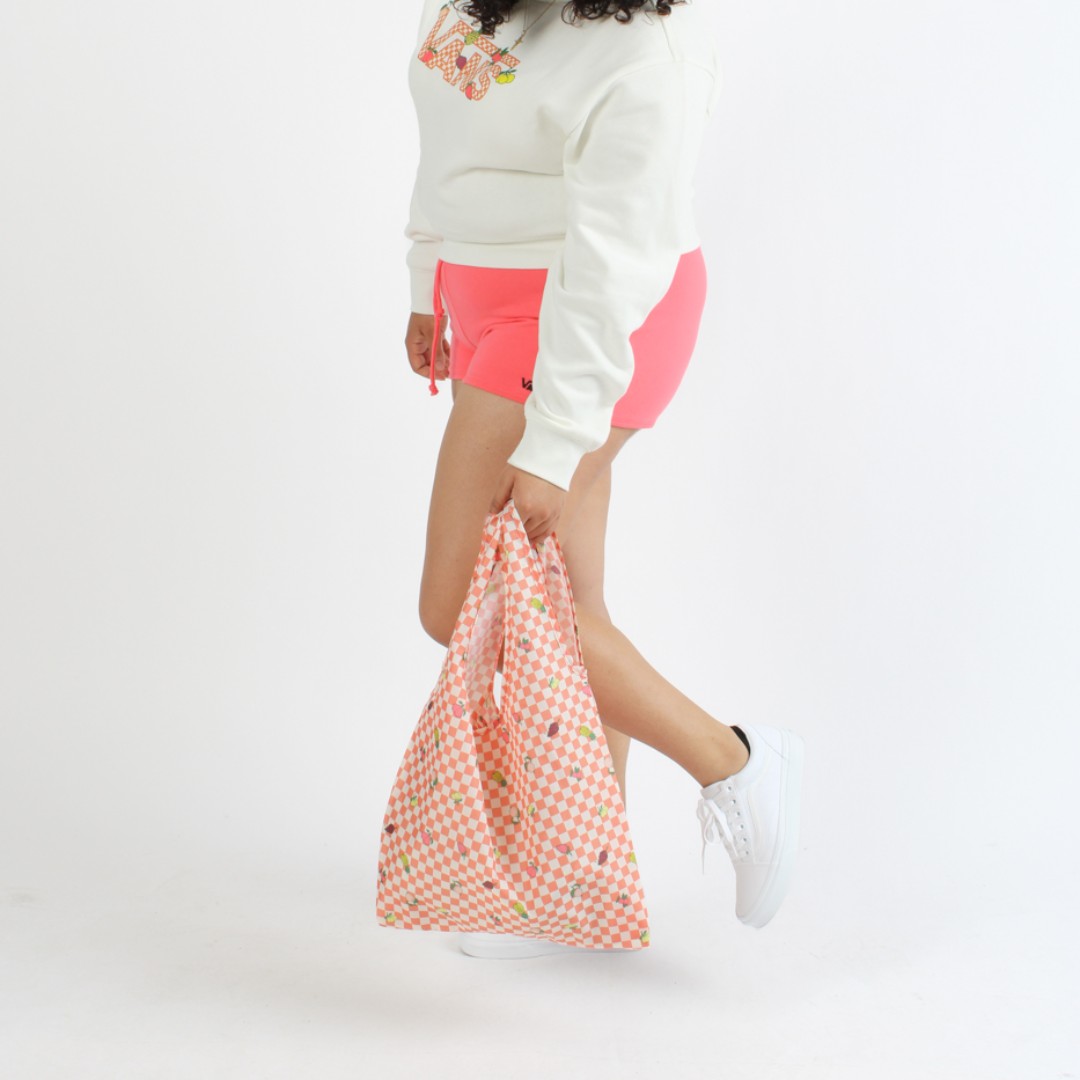 Shiekh's tweet image. Summer is here ☀️
Time to rock your new #Vans fit! 

Shop our Vans section for the latest summer wear 
ow.ly/YLkq50OG90w

#VansSummer #VansStyle #Shiekh