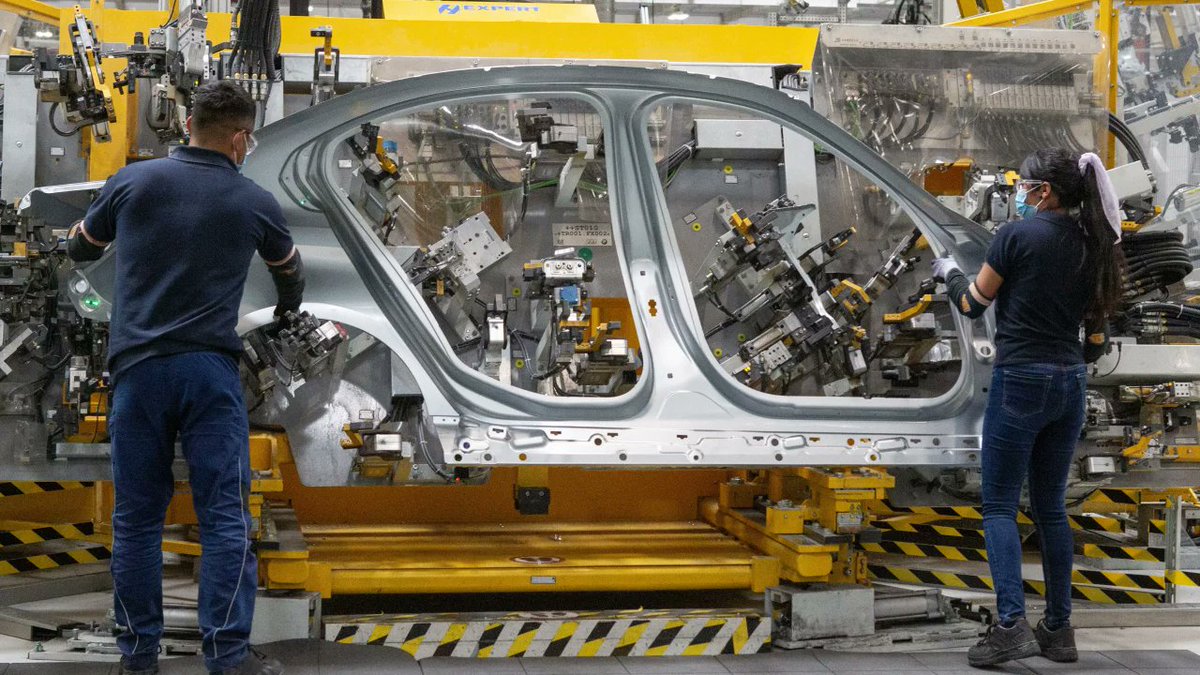PrimeActionMX's tweet photo. #PrimeNews Nuevo León, Coahuila y Guanajuato arrasan con las inversiones en el sector automotriz - Lea mas em https://t.co/c1oSoBUarZ https://t.co/fVYDtb9kWq