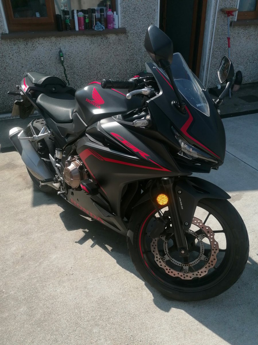 Tomcat_Panda's tweet photo. Absolutely glorious 🥰

#hondacbr #motorcycle https://t.co/AXRBCDW1E3