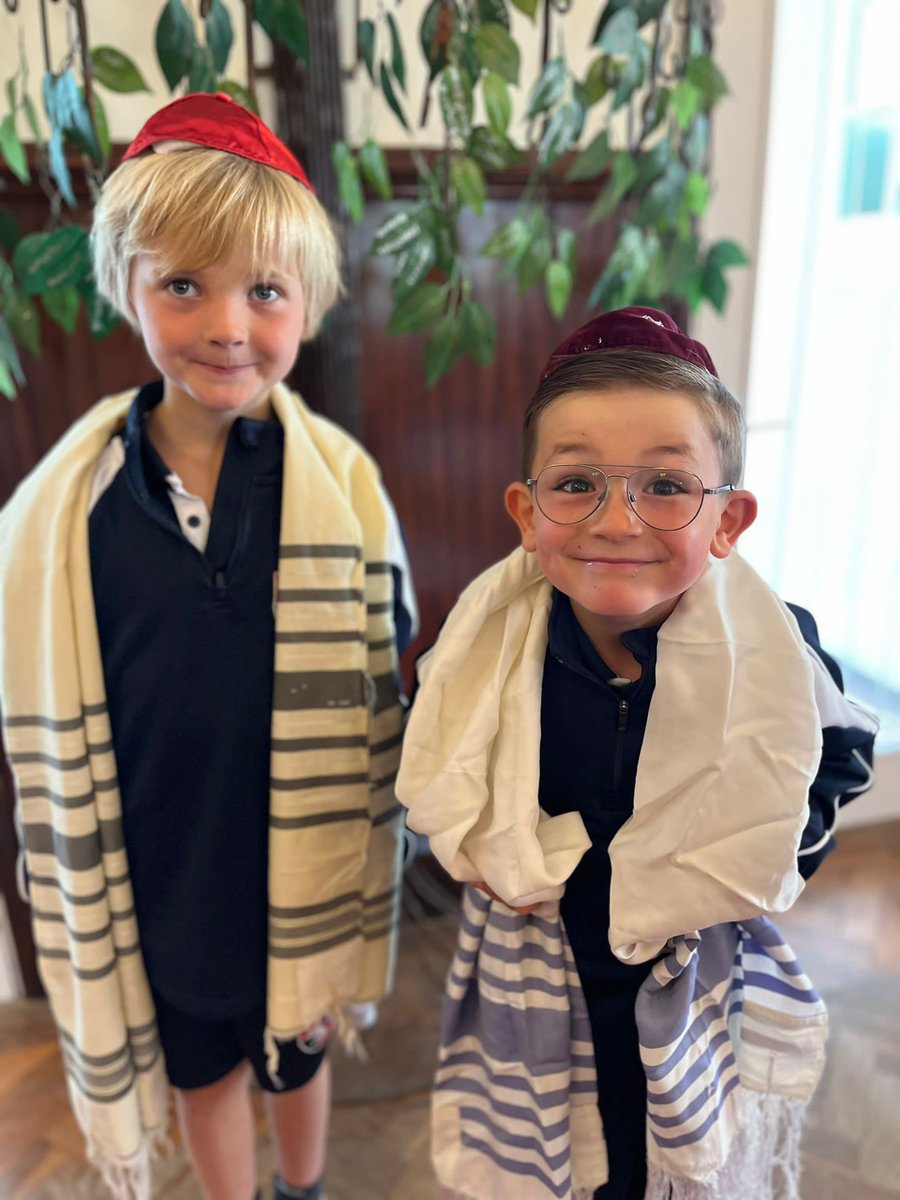 WellesleySchool's tweet photo. Year 1 had a fantastic time at Ramsgate Synagogue today - reinforcing everything they have learned in RE this term. Thank you to Rabbi Cohen for such an informative talk. https://t.co/Uo9JvxZaK4
