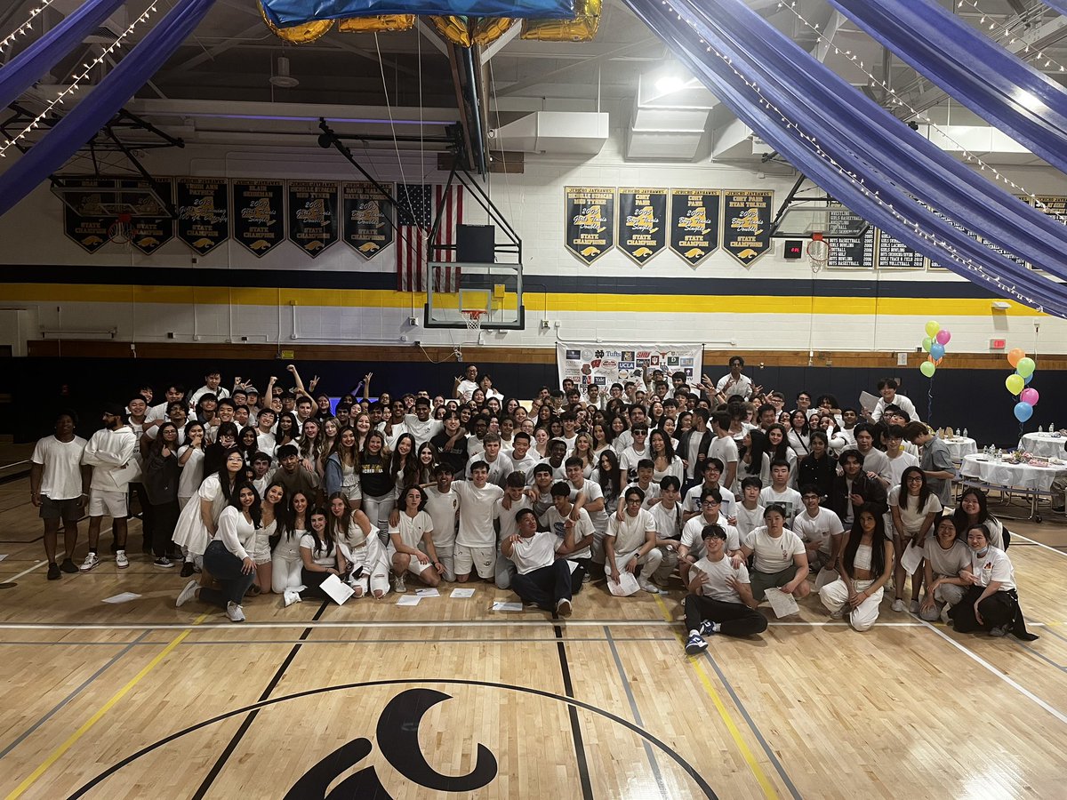 A big shout out to JHS PTSA! Our amazing parents hosted the Senior Party last night and it did not disappoint!  Thank you for everything ❤️ @JerichoUFSD <a href="/DaveCohenJHS/">DavidCohen</a>