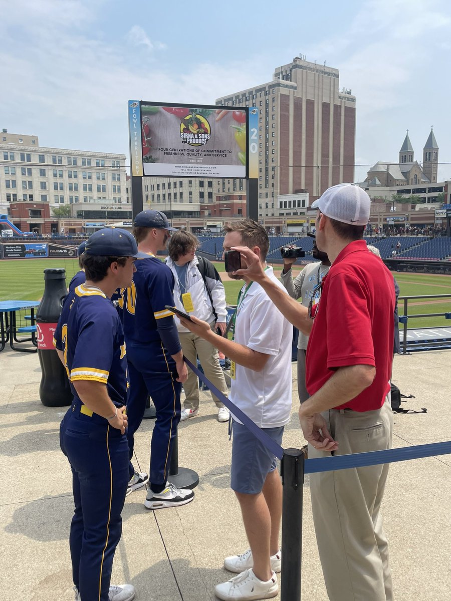 Congrats to senior #2 Toby Hueber on grabbing his 25th career win which breaks the Moeller record for most wins by a pitcher in a career! 🔥👀

The record was previously held by Bill Wesley who went (24-6) from the years of 1969-1971.