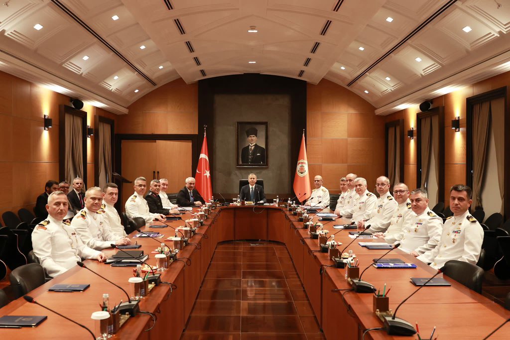 İçişleri Bakanımız Sayın <a href="/AliYerlikaya/">Ali Yerlikaya</a> Sahil Güvenlik Komutanı Tümamiral Ahmet Kendir'i ziyaret etti🇹🇷