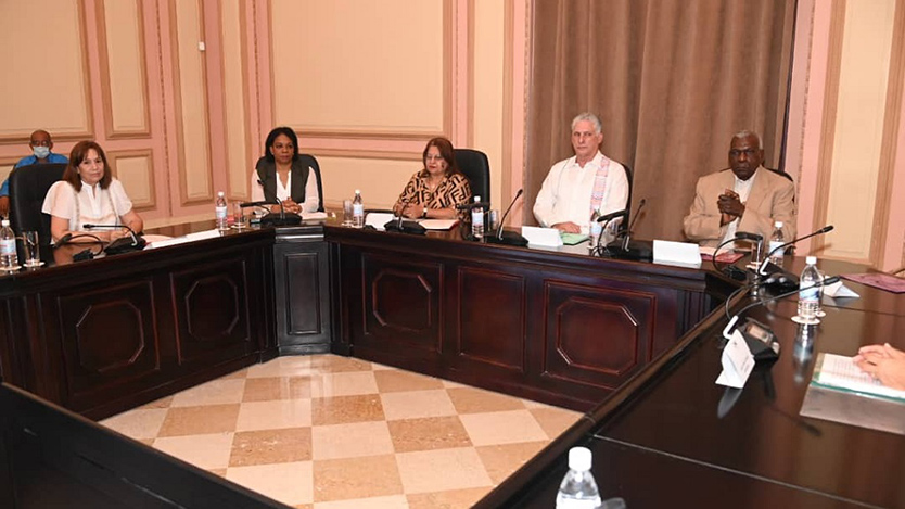 Miguel Díaz-Canel Bermúdez, Primer Secretario del Comité Central del Partido Comunista y Presidente de la República, asistió este jueves a la presentación oficial del Observatorio de Cuba sobre Igualdad de Género. #CiegodeÁvila 
bitly.ws/HJRR