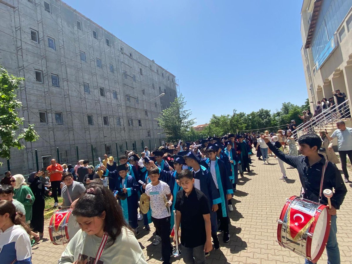 TOBB_CYO's tweet photo. Bugün  8. Sınıf öğrencilerimizin mezuniyet törenini yaptık ,hayırlı olsun.   Kendilerini gururla uğurladık. @bingolmem @kadriengin @halukcakan12 @yusuf_tokus https://t.co/UD7kwOk3vP