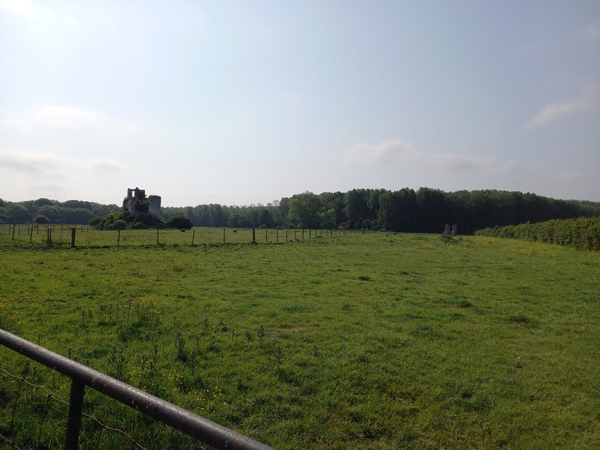 TaneliPuputti's tweet photo. Today I went on a pilgrimage from Saint-Omer to #Clairmarais to visit the ruins of the abbey, where one of Biondo's manuscripts once was. I was positively surprised to find a brewery next to the ruins, honoring the bygone abbey. Worth the trip! #medievaltwitter #bier https://t.co/Jzs6cKOTIR
