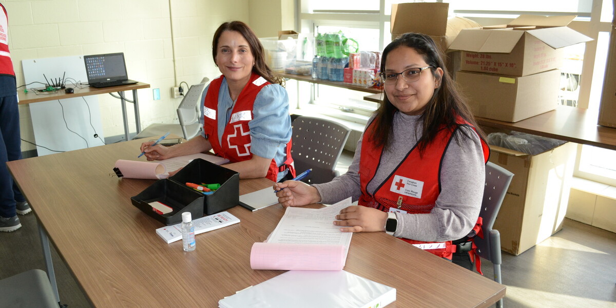 redcrosscanada's tweet photo. Thank you to all our volunteers who have been working around the clock to provide assistance to people affected by #wildfires across Canada! https://t.co/KUQCaYLXgY