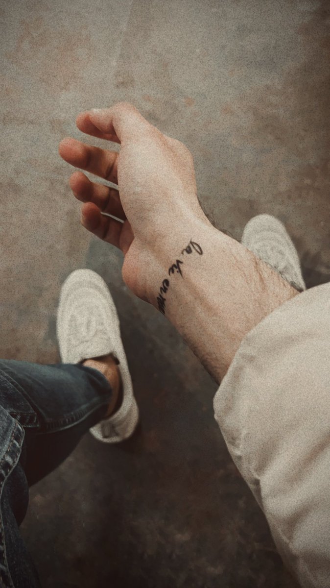 apkewaalid's tweet photo. Aesthetic twitter? Drop yours! 🎞️ https://t.co/vWfDFeOxmf