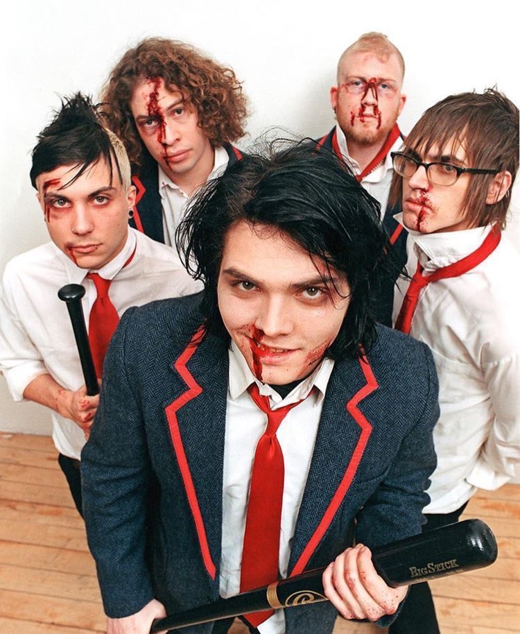 everyhourgerard's tweet photo. happy 19th birthday three cheers for sweet revenge!! thank you for giving us this photoshoot https://t.co/HgqqWUe1U0