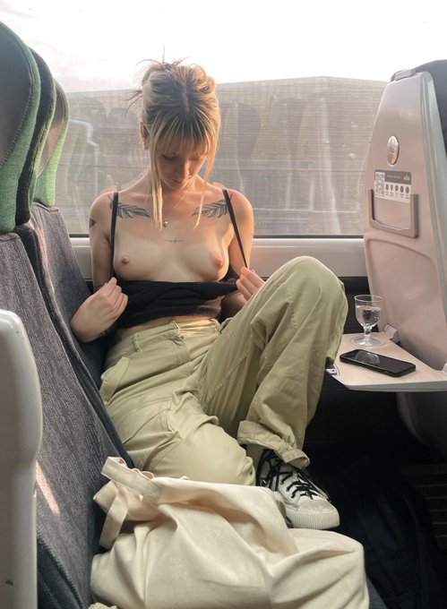 train titties!! https://t.co/JqI1lQjk7s