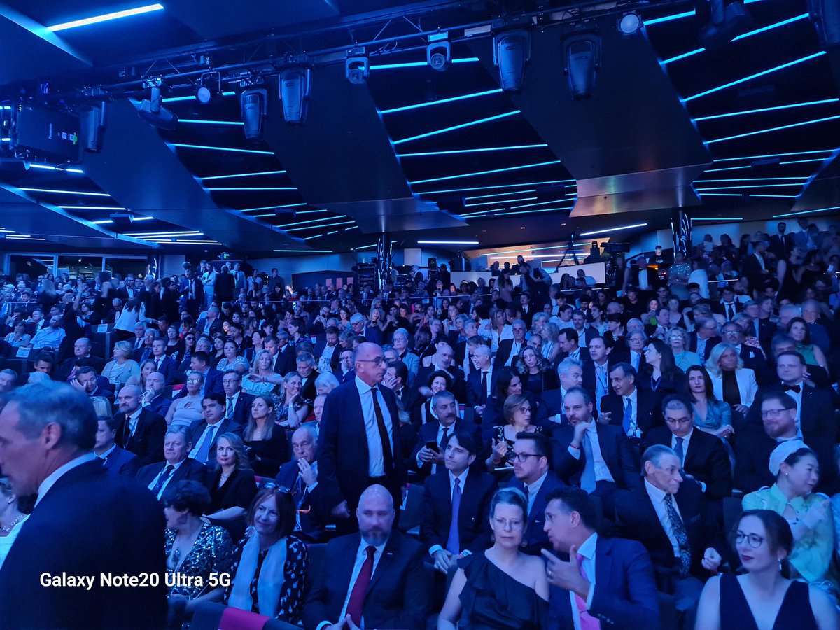 cesareortis's tweet image. La cerimonia del varo di #MscEuribia di @MSC_Crociere ha inizio #savethesea